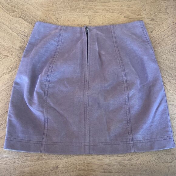Free People Modern Femme Vegan Suede Mini Skirt in Mauve Size 6 - Picture 5 of 11
